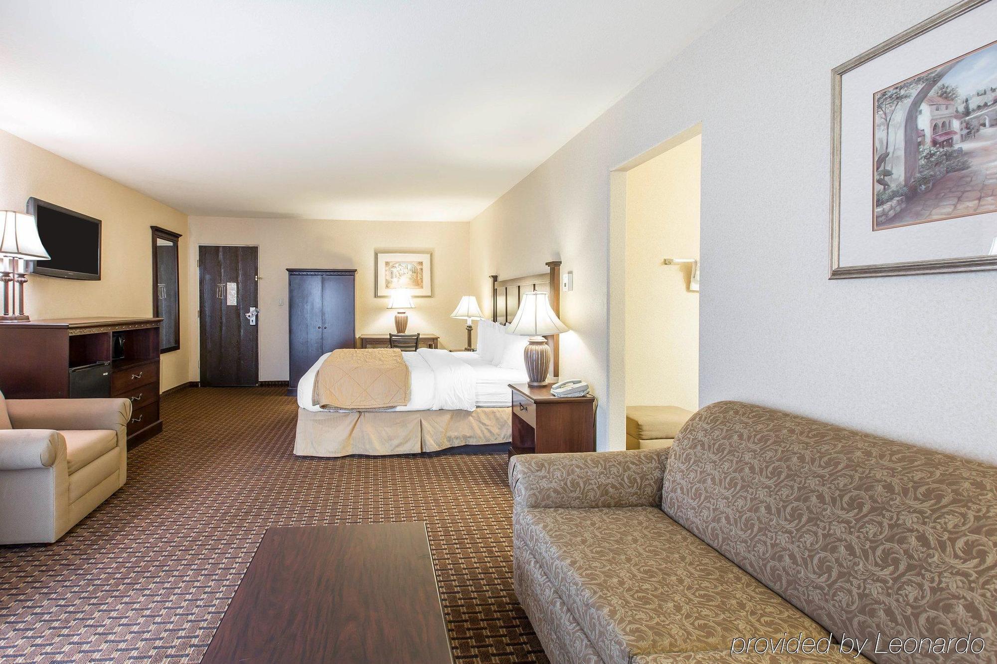 Quality Inn Fallbrook I-15 Exterior photo